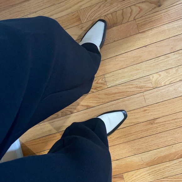 Lowest price!! Two tone leather loafer by Naturalizer. size 8.5 - Picture 6 of 6